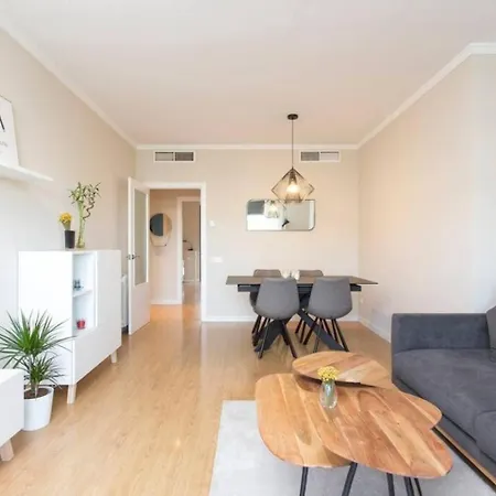 Apartment New With Private Rooftop L'Hospitalet de Llobregat